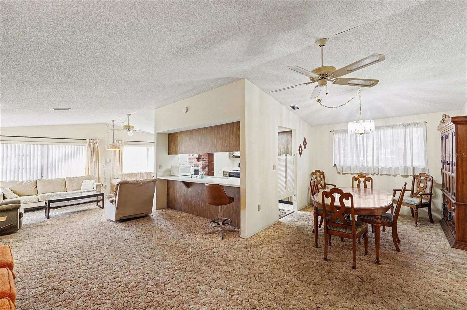 Image 4 of 18 For 1529 Coachlight Way