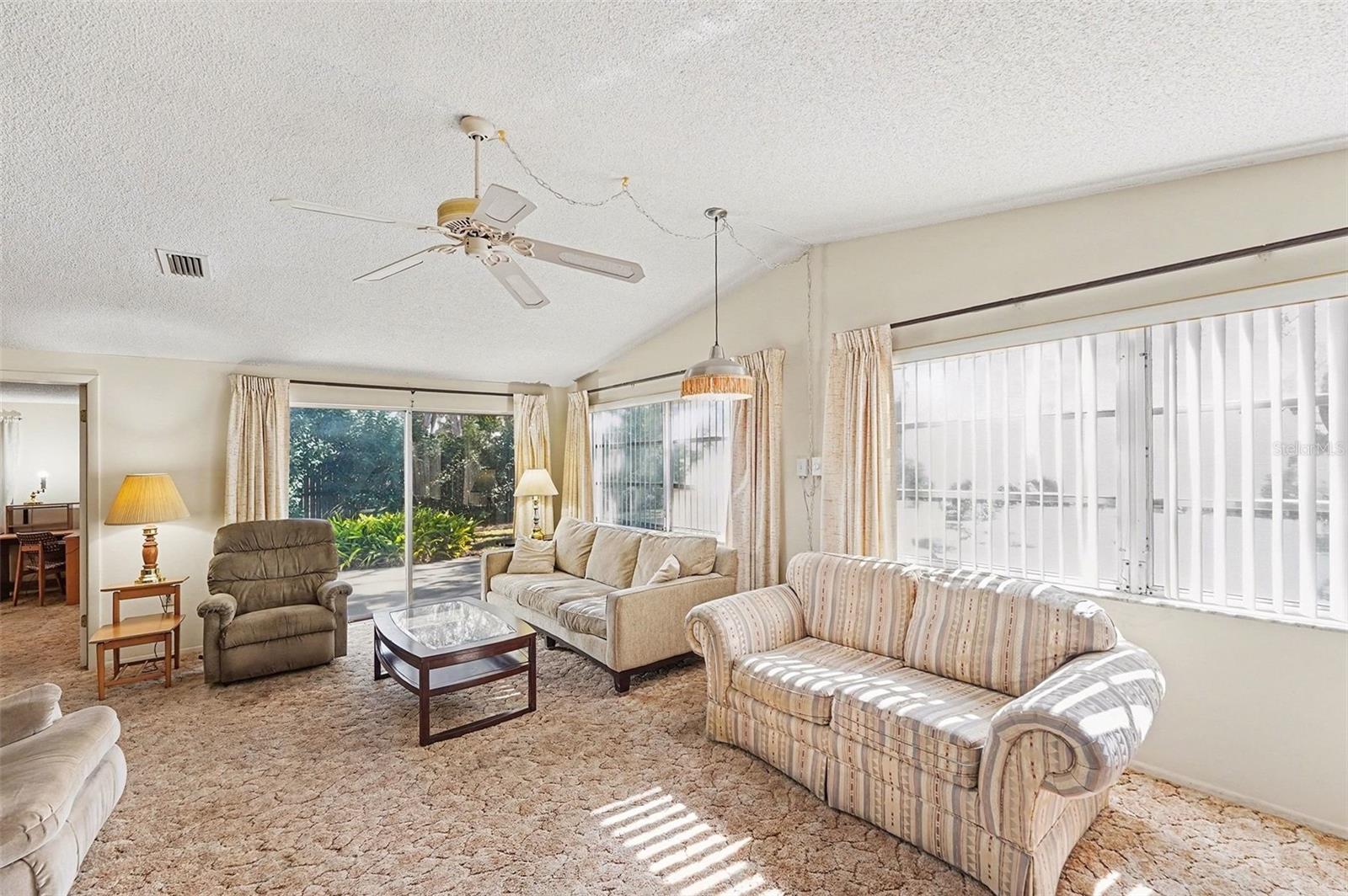 Image 7 of 18 For 1529 Coachlight Way