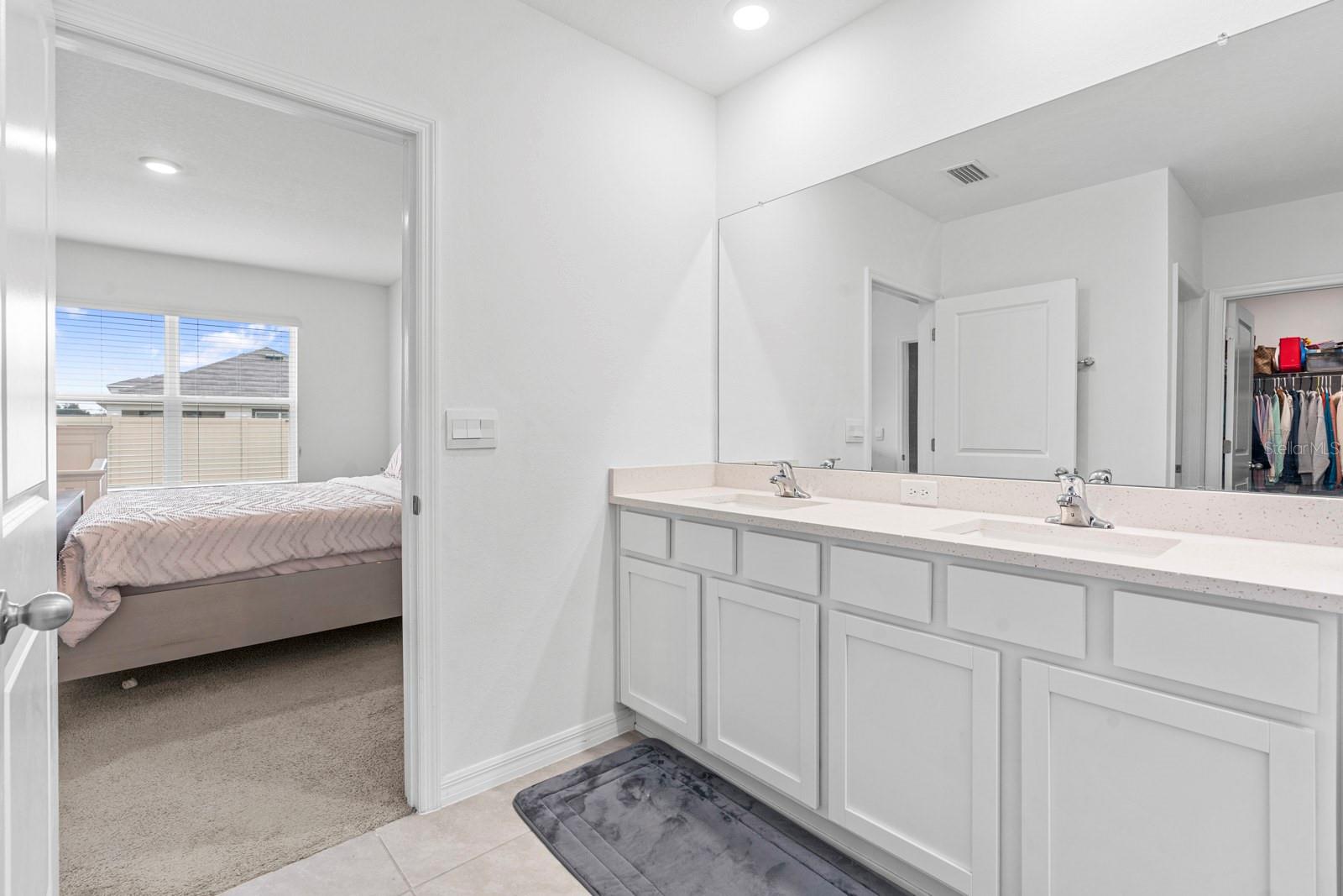 Listing photo id 18 for 3505 Thistle Bank Court