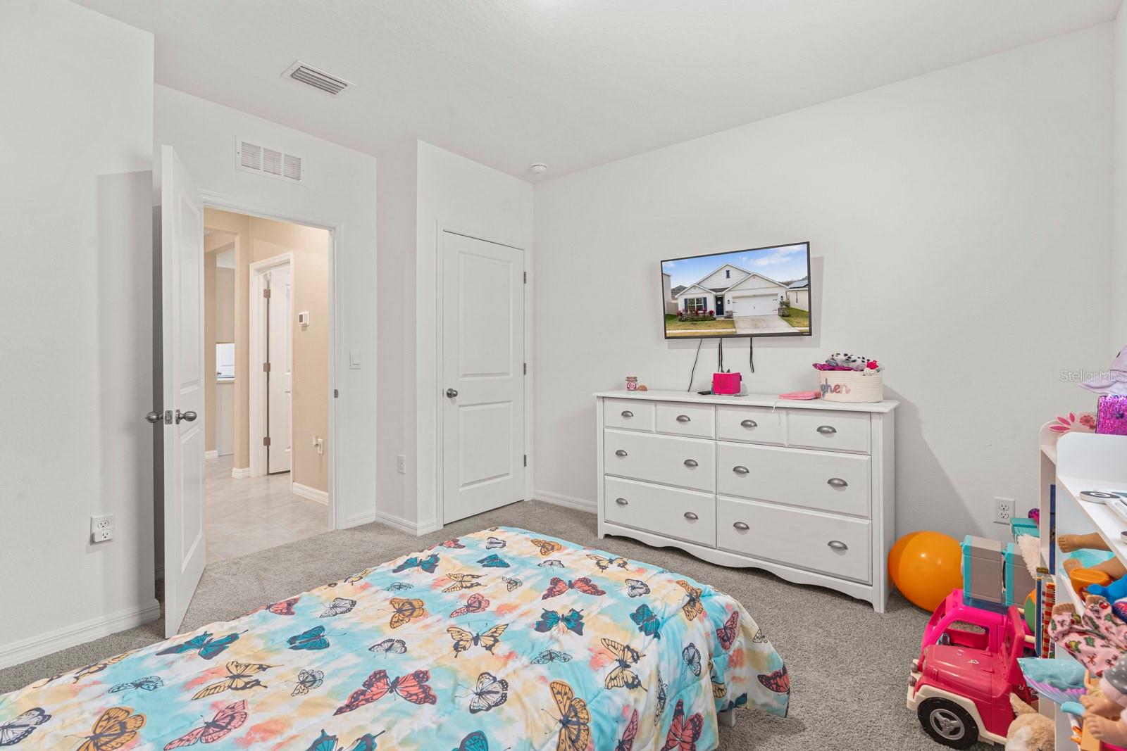 Listing photo id 23 for 3505 Thistle Bank Court