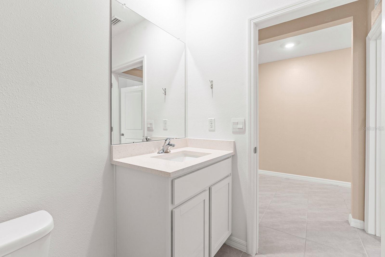 Listing photo id 25 for 3505 Thistle Bank Court