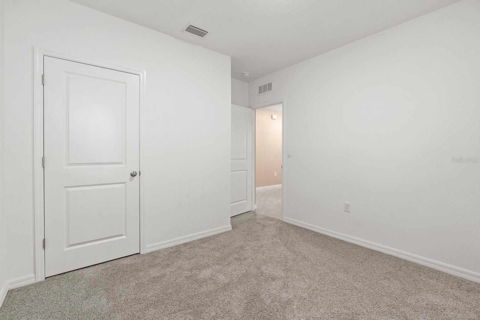 Listing photo id 28 for 3505 Thistle Bank Court