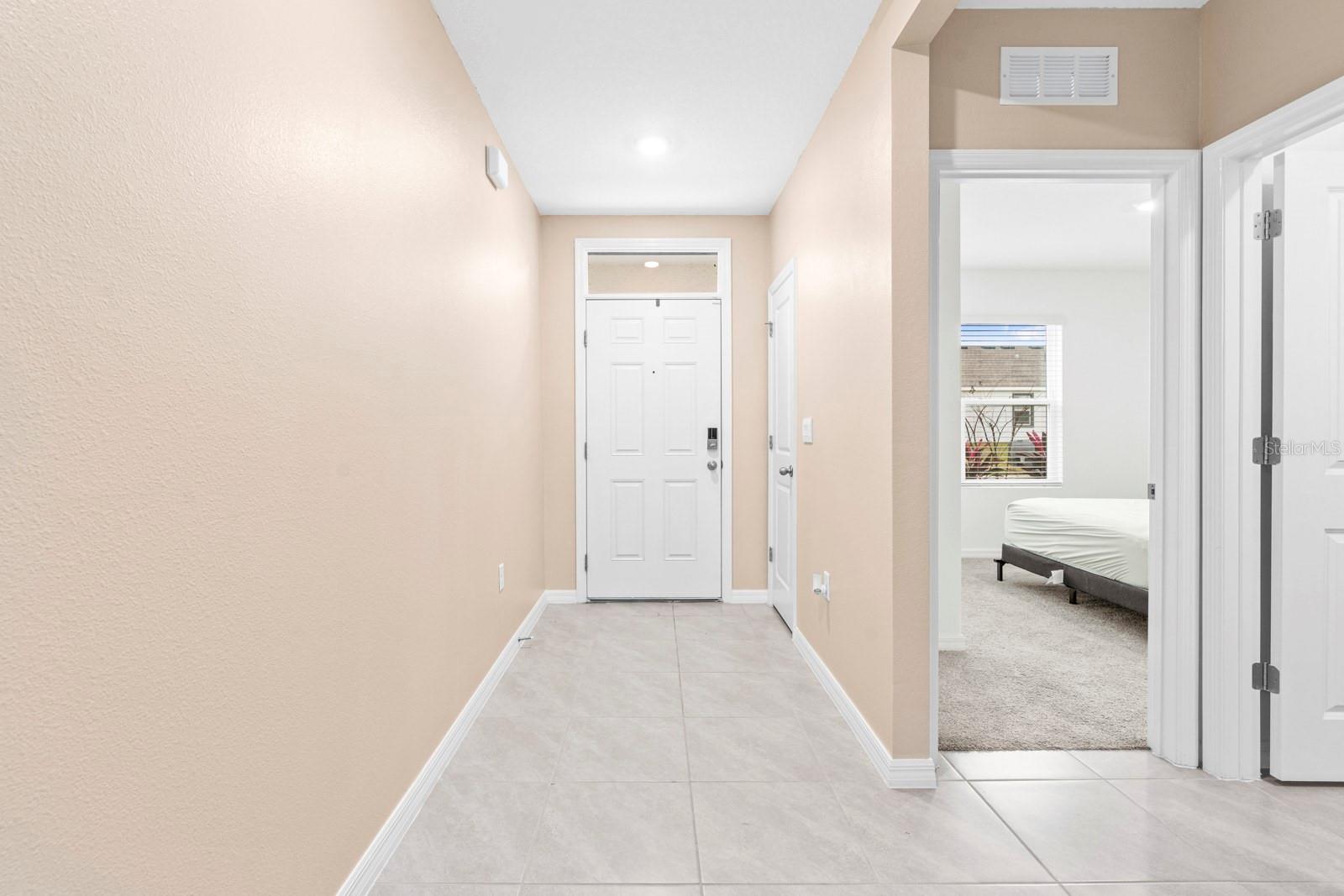 Listing photo id 2 for 3505 Thistle Bank Court