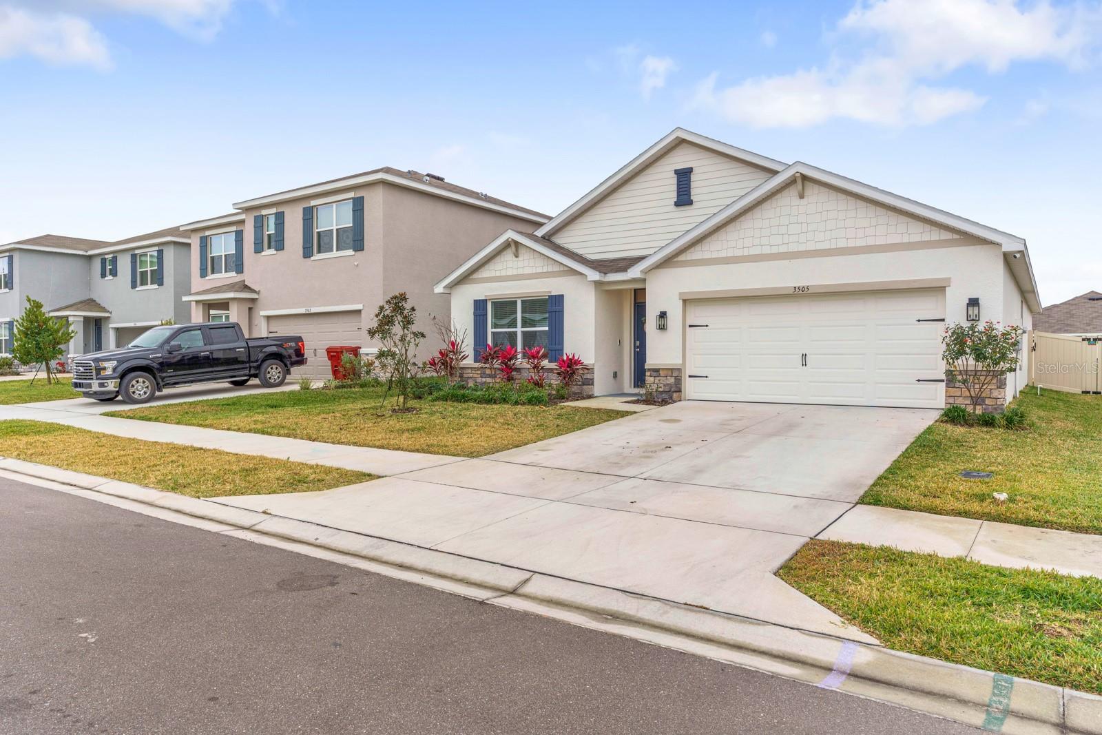 Listing photo id 53 for 3505 Thistle Bank Court