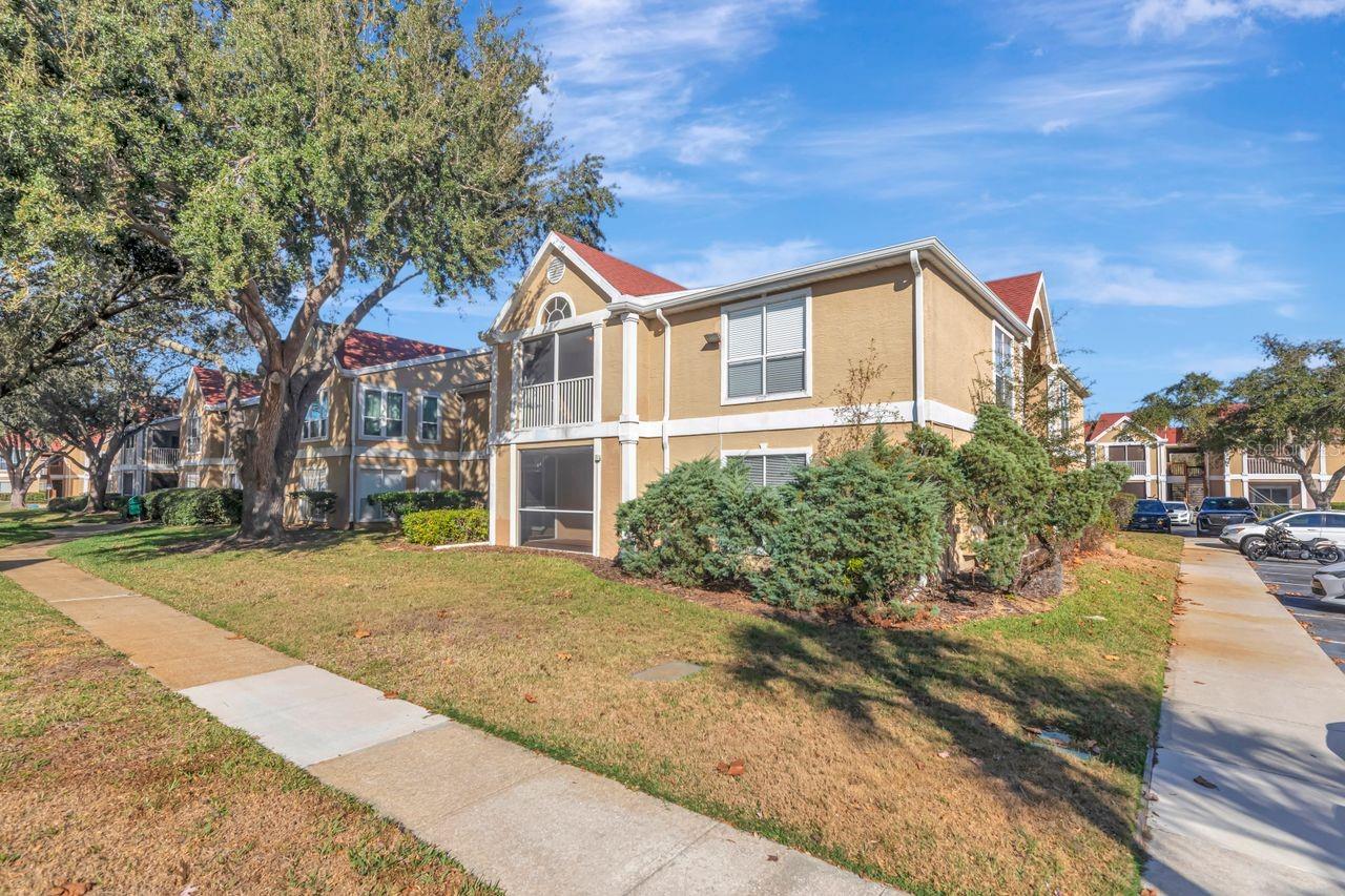Listing photo id 24 for 9481 Highland Oak Drive 1506