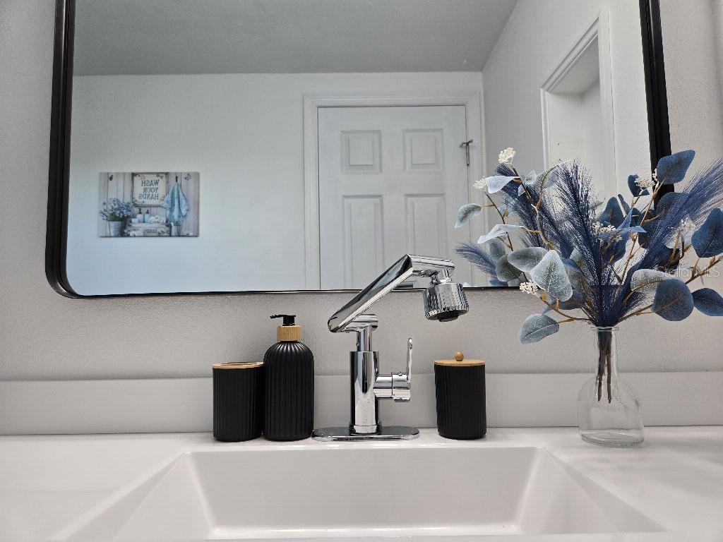 Image 18 of 24 For 11225 Snyder Avenue