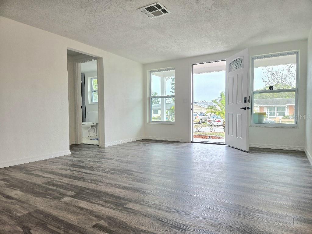 Image 6 of 24 For 11225 Snyder Avenue