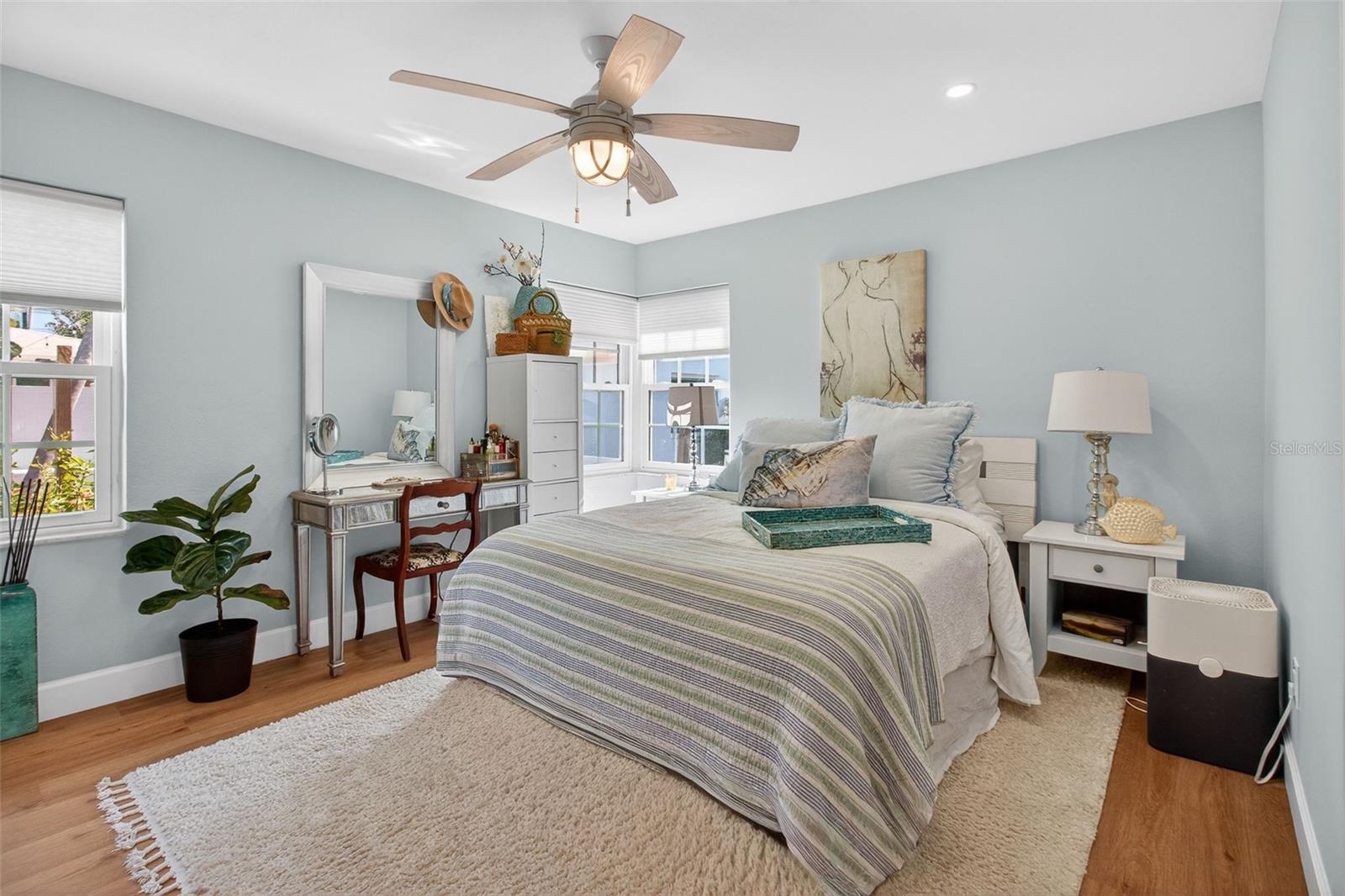 Image 15 of 47 For 741 Lantana Avenue