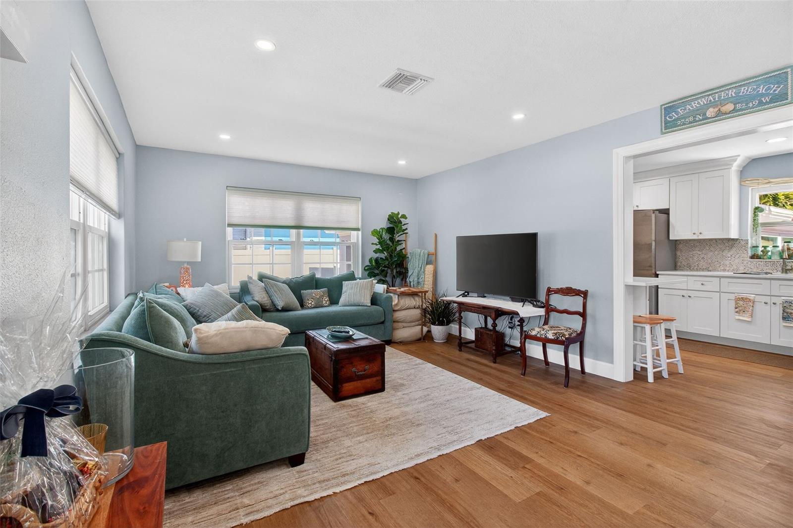 Image 9 of 47 For 741 Lantana Avenue