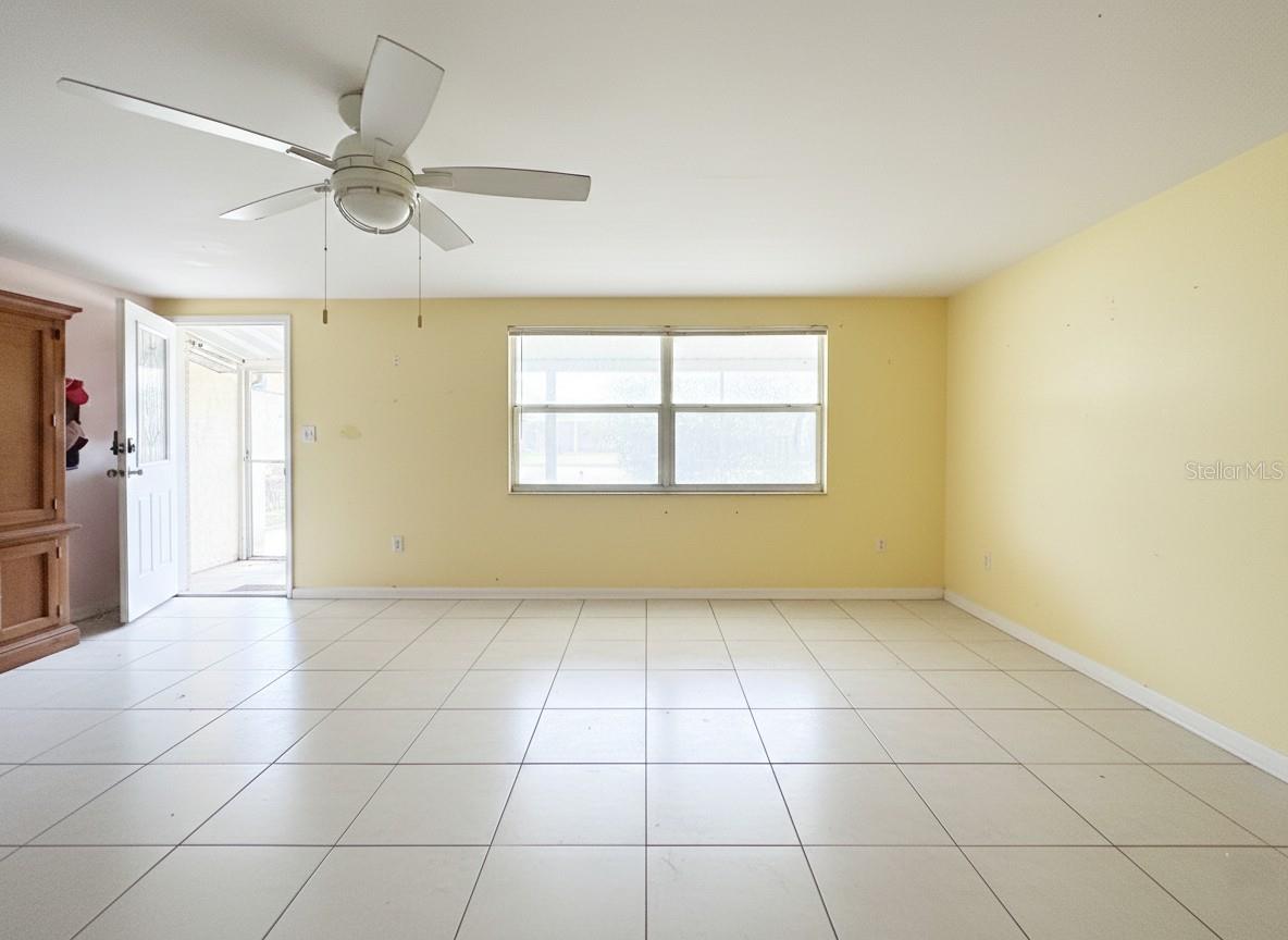 Image 3 of 12 For 122 Algiers Drive