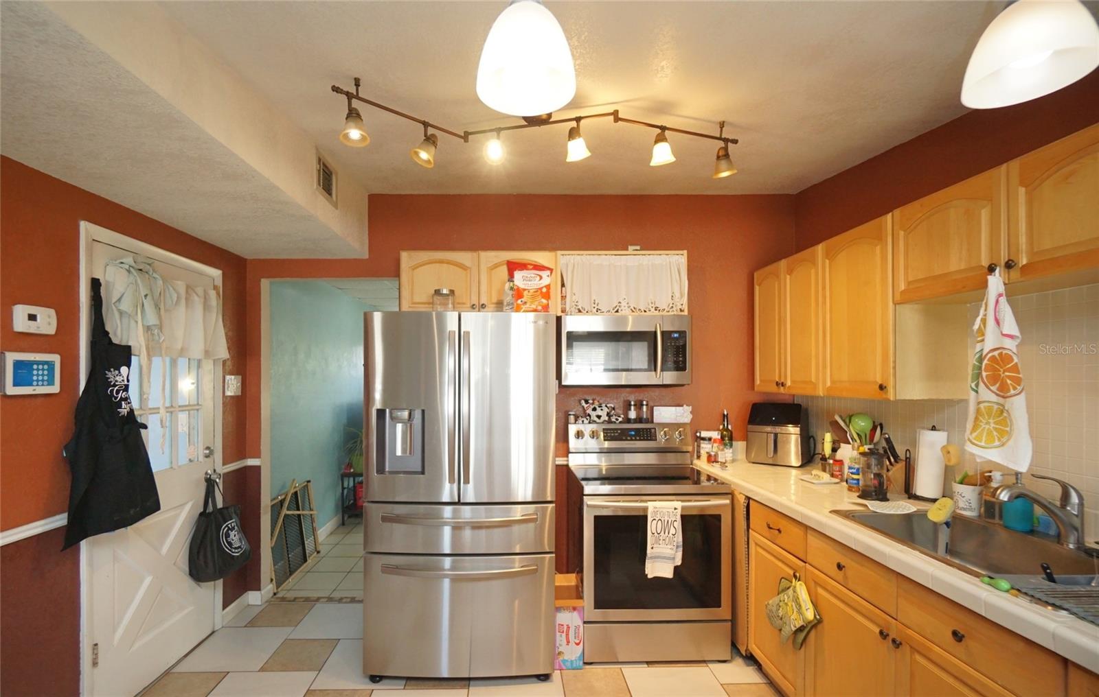 Image 6 of 22 For 3716 52nd Street