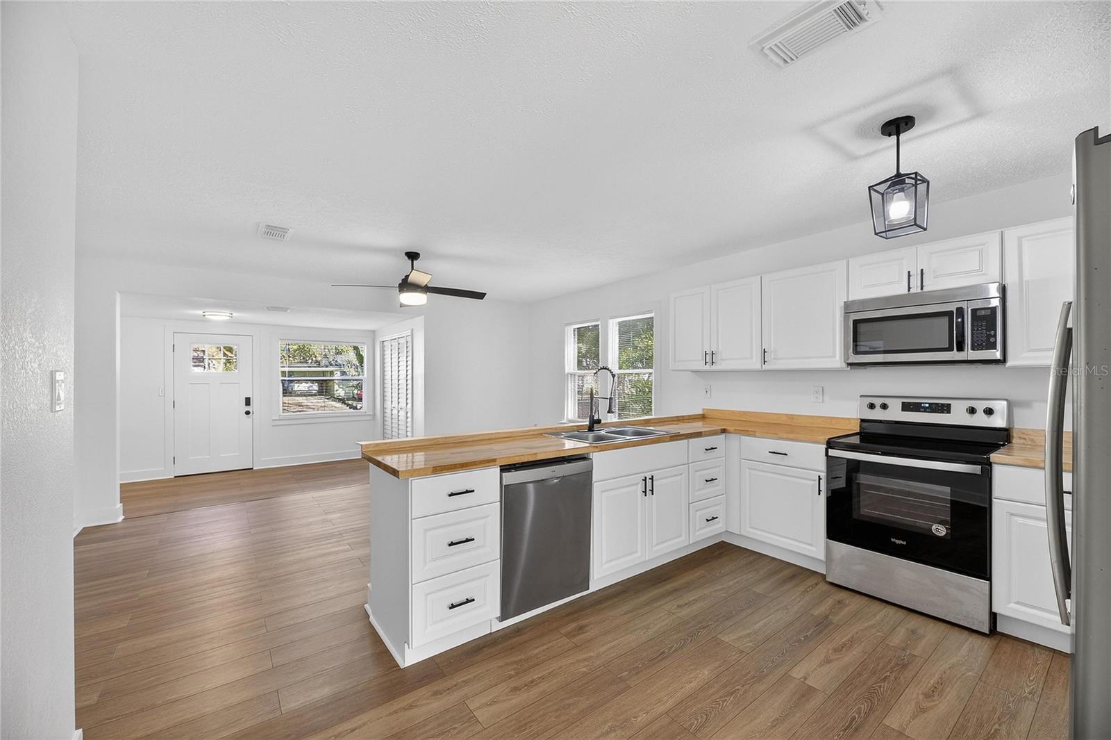 Image 14 of 52 For 1407 North Street 1