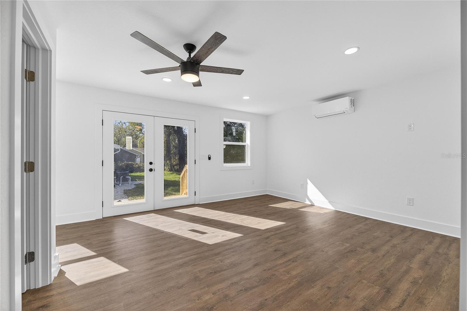 Image 16 of 52 For 1407 North Street 1