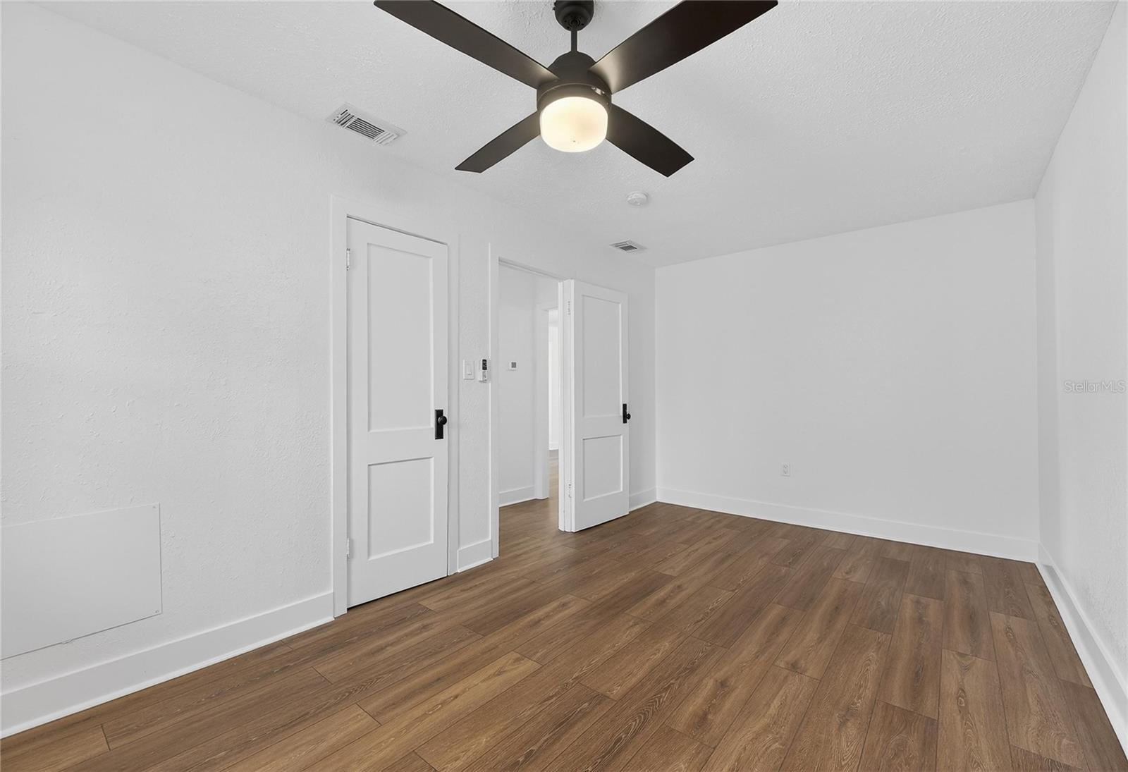 Image 29 of 52 For 1407 North Street 1