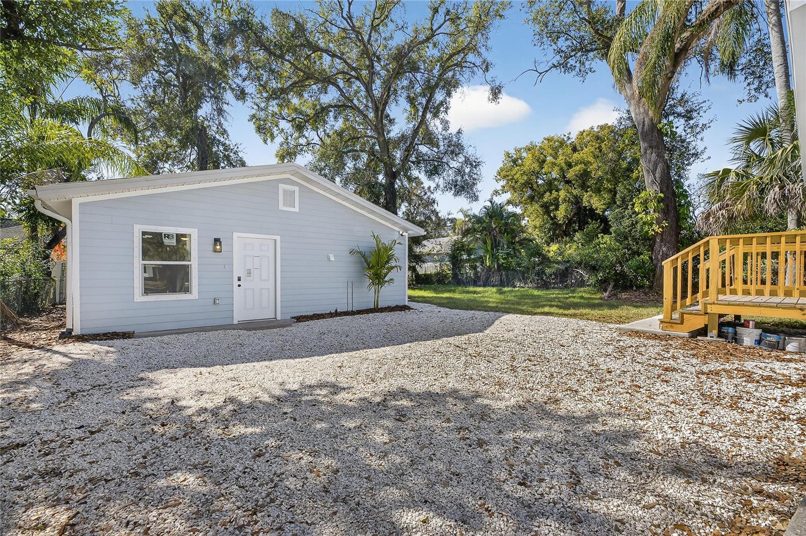 Image 32 of 52 For 1407 North Street 1