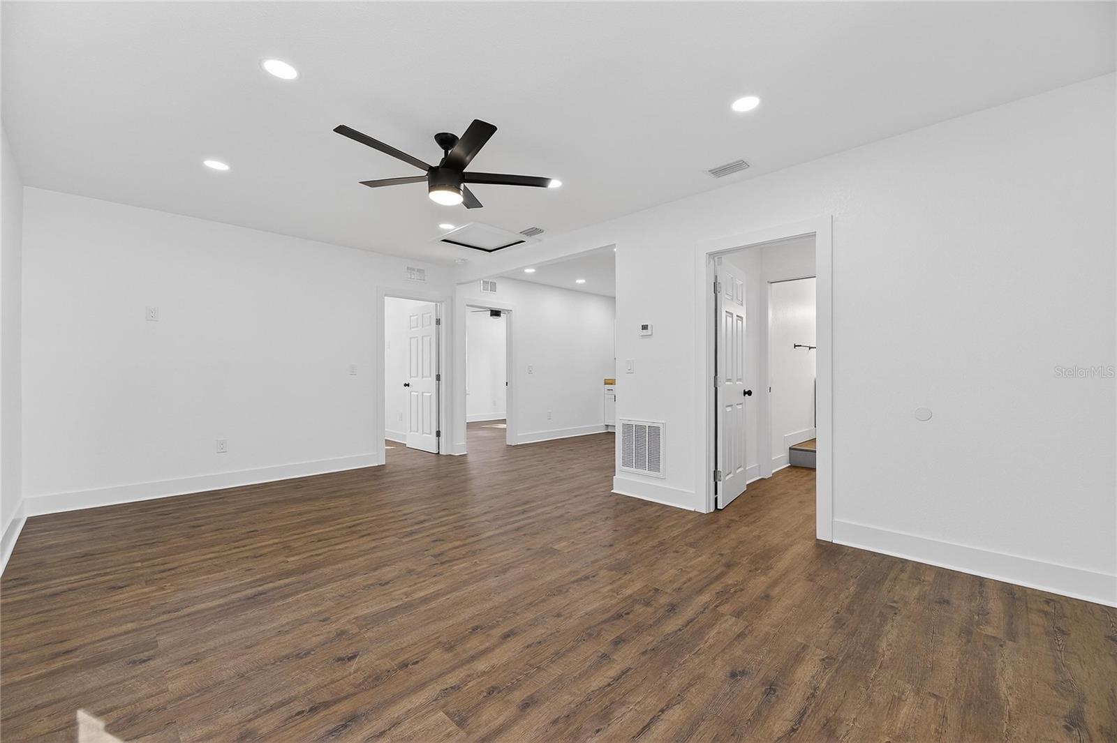 Image 34 of 52 For 1407 North Street 1