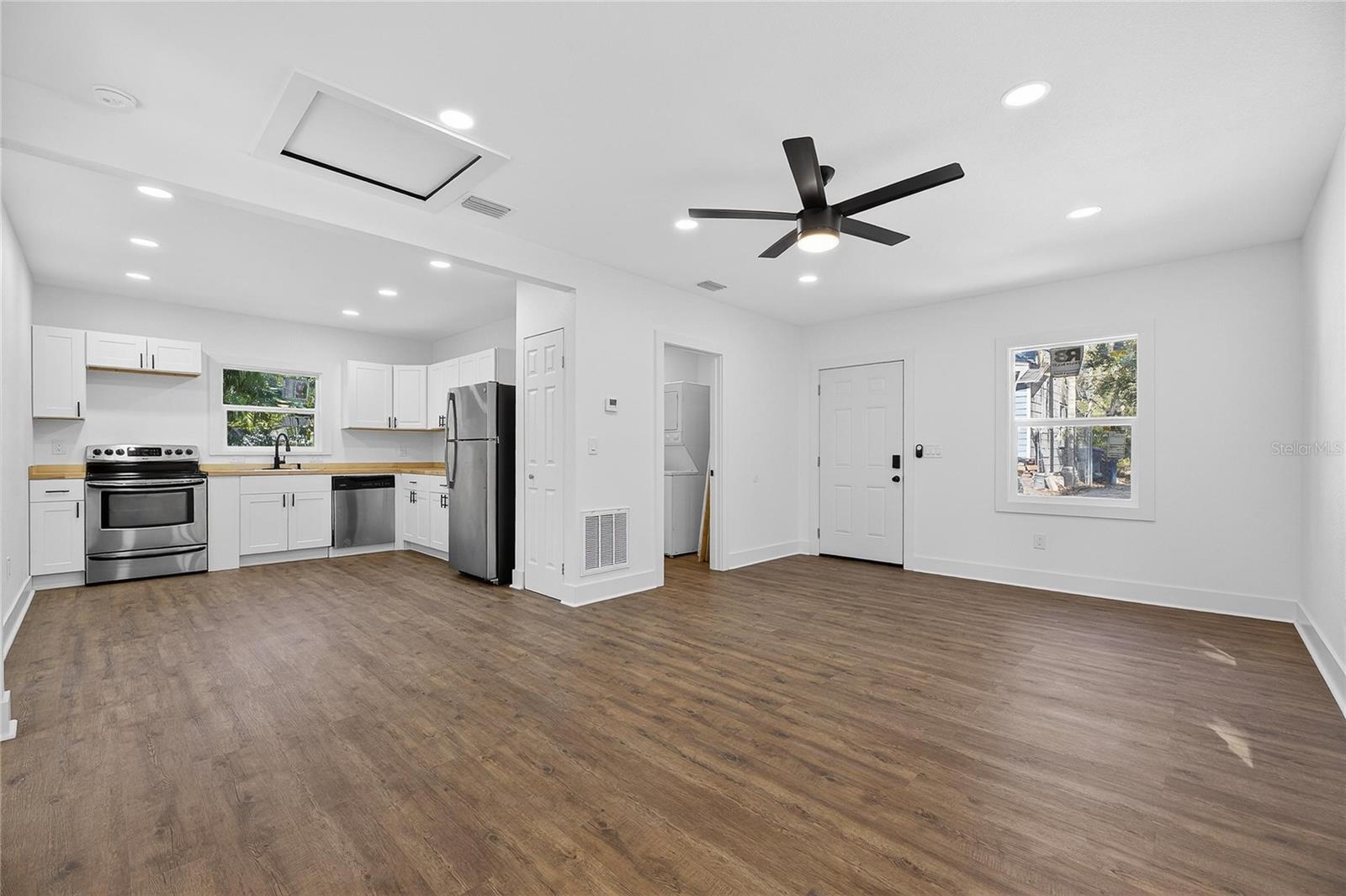 Image 35 of 52 For 1407 North Street 1