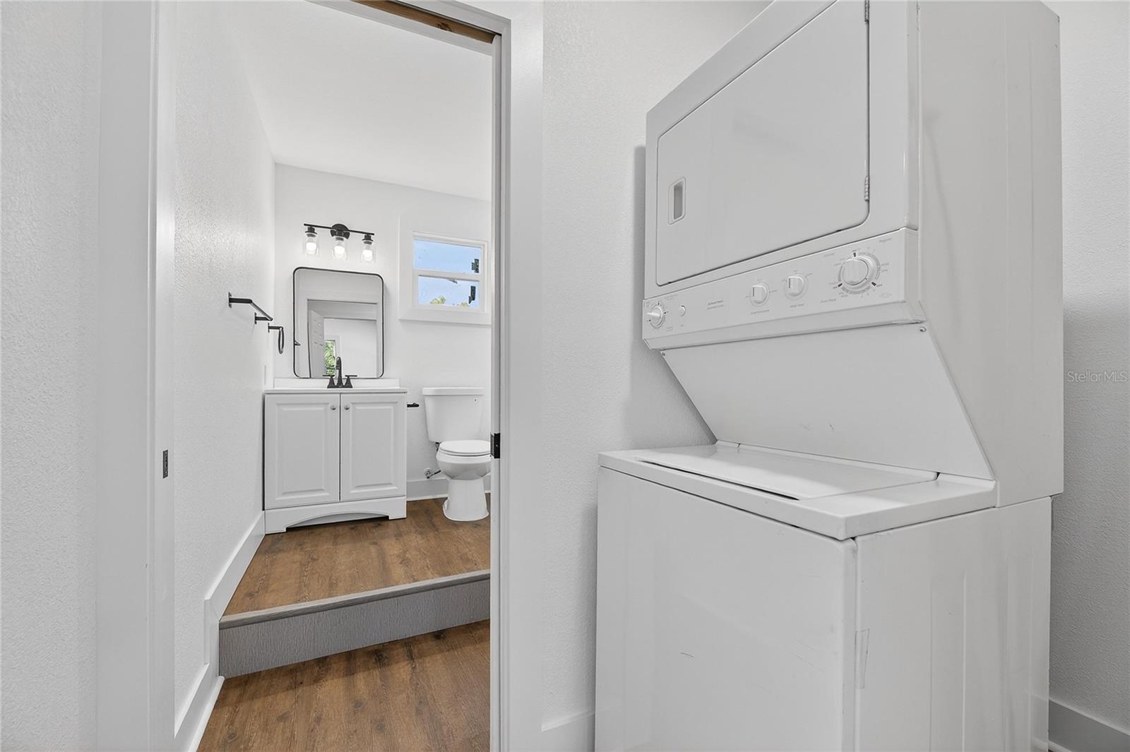 Image 39 of 52 For 1407 North Street 1