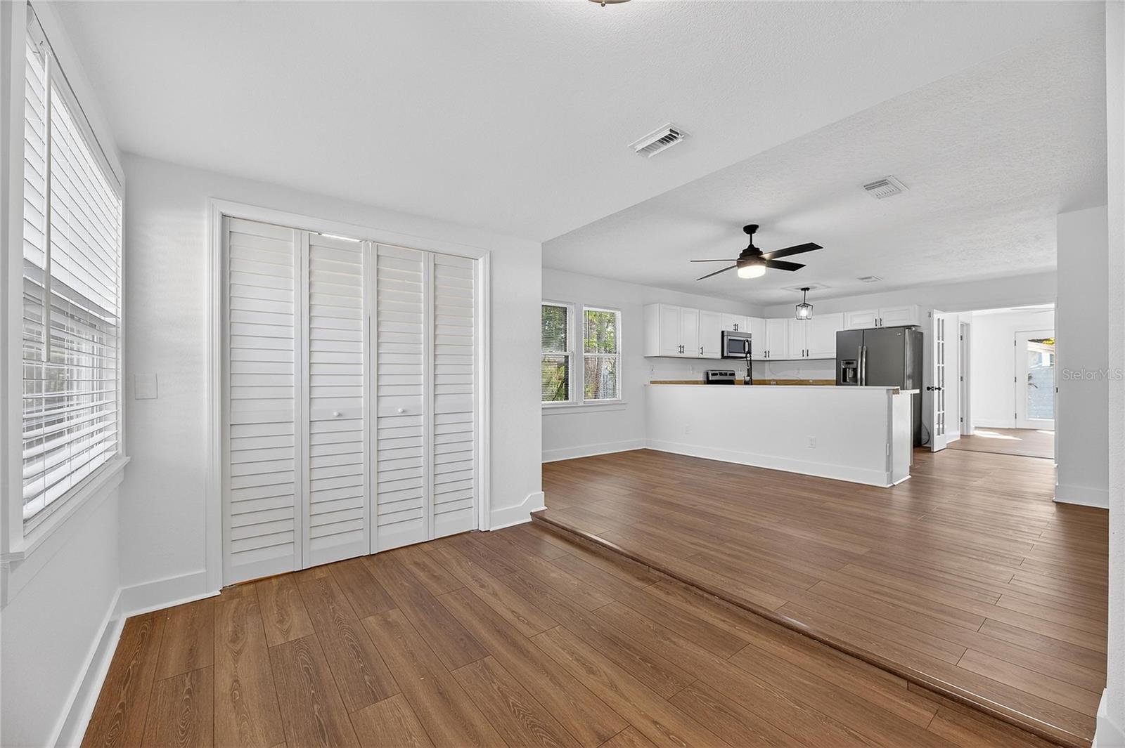 Image 4 of 52 For 1407 North Street 1