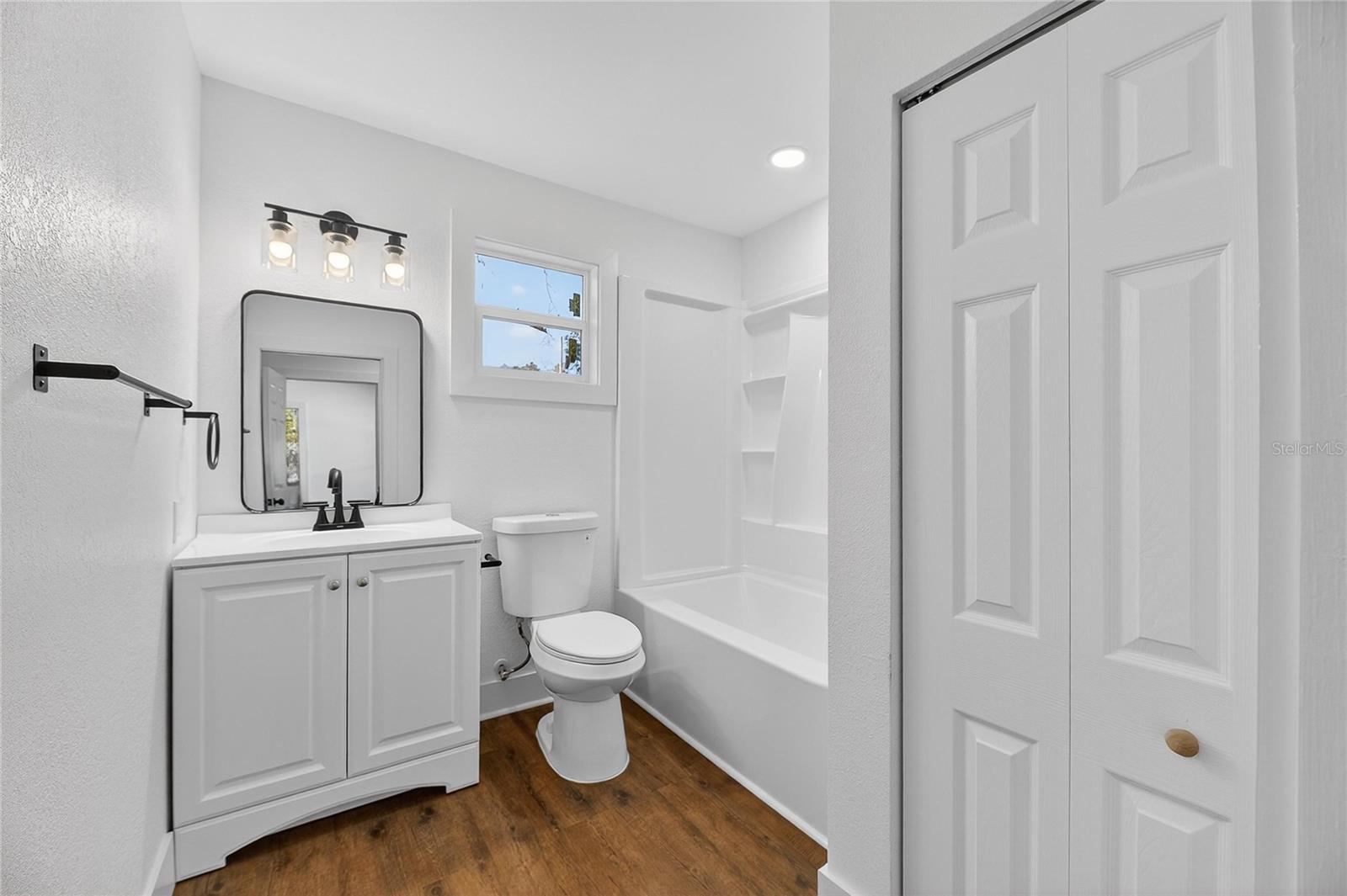 Image 40 of 52 For 1407 North Street 1