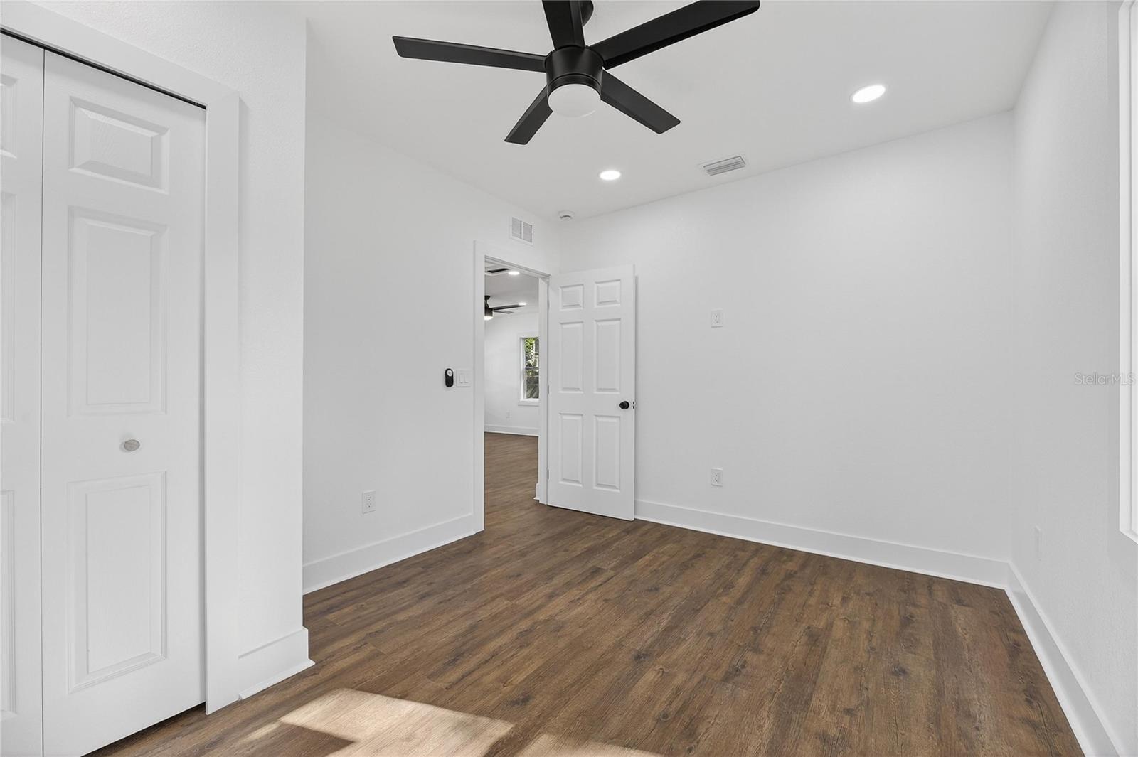 Image 43 of 52 For 1407 North Street 1