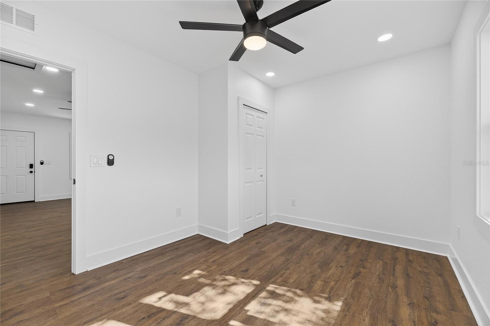 Image 45 of 52 For 1407 North Street 1