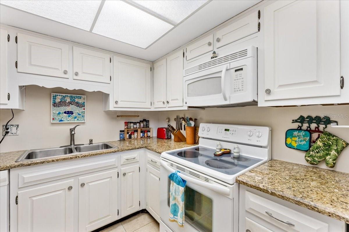 Image 10 of 42 For 5020 Brittany Drive S 118