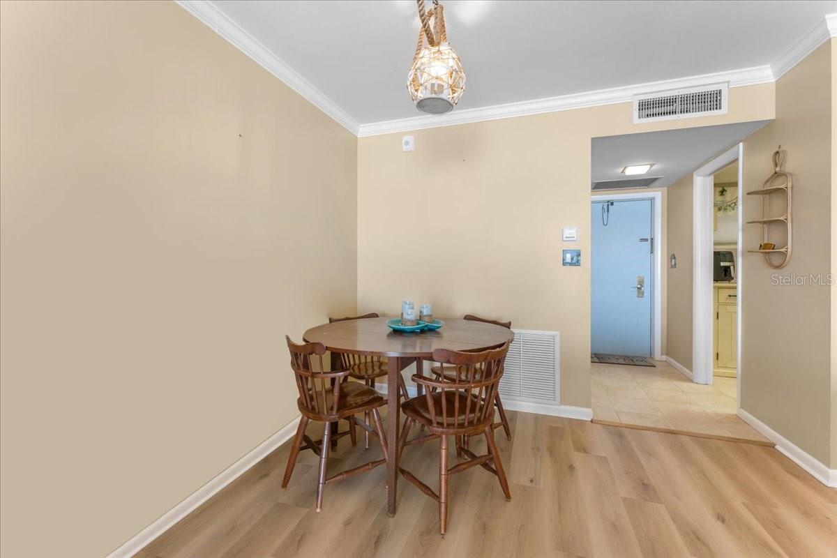 Image 12 of 42 For 5020 Brittany Drive S 118