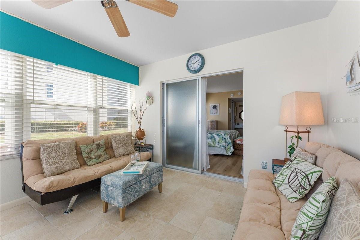 Image 19 of 42 For 5020 Brittany Drive S 118