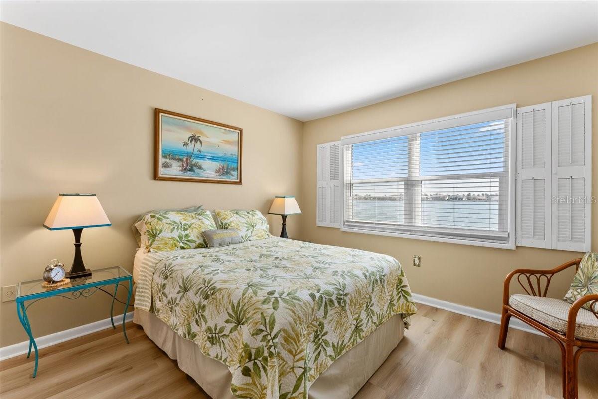 Image 23 of 42 For 5020 Brittany Drive S 118