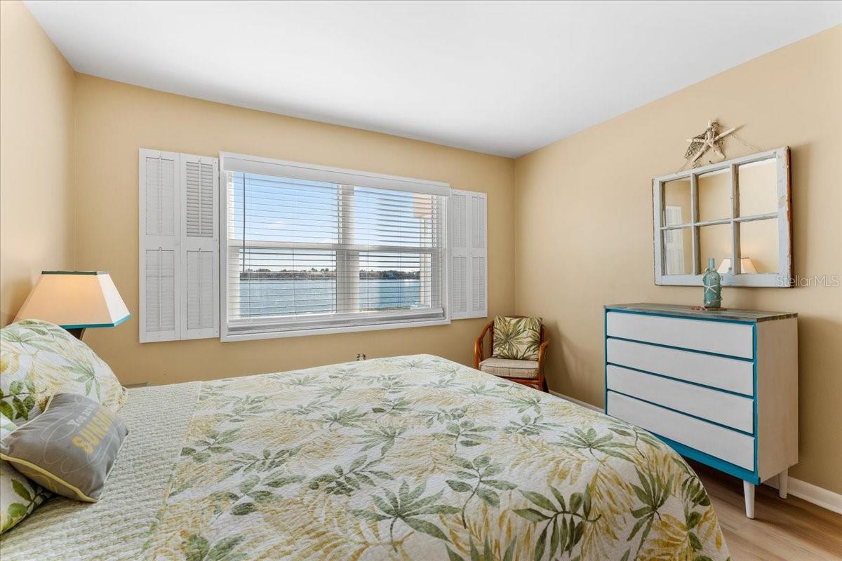 Image 24 of 42 For 5020 Brittany Drive S 118