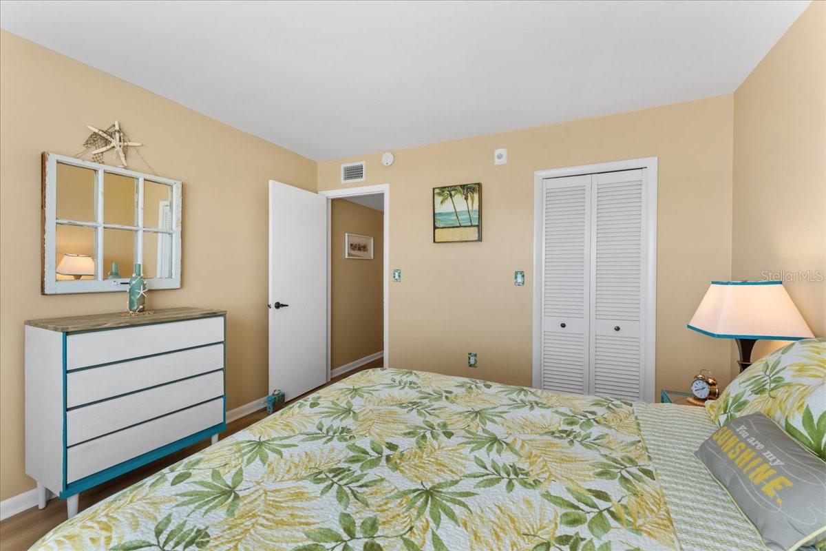 Image 25 of 42 For 5020 Brittany Drive S 118