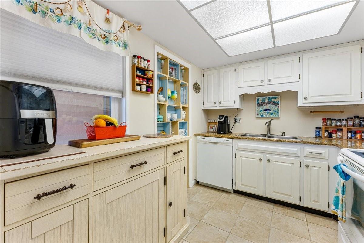 Image 9 of 42 For 5020 Brittany Drive S 118