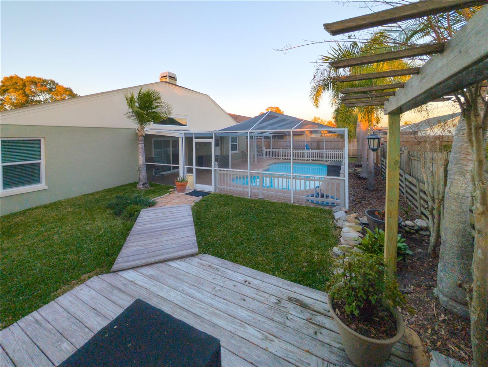 Image 5 of 26 For 1510 Storington Avenue