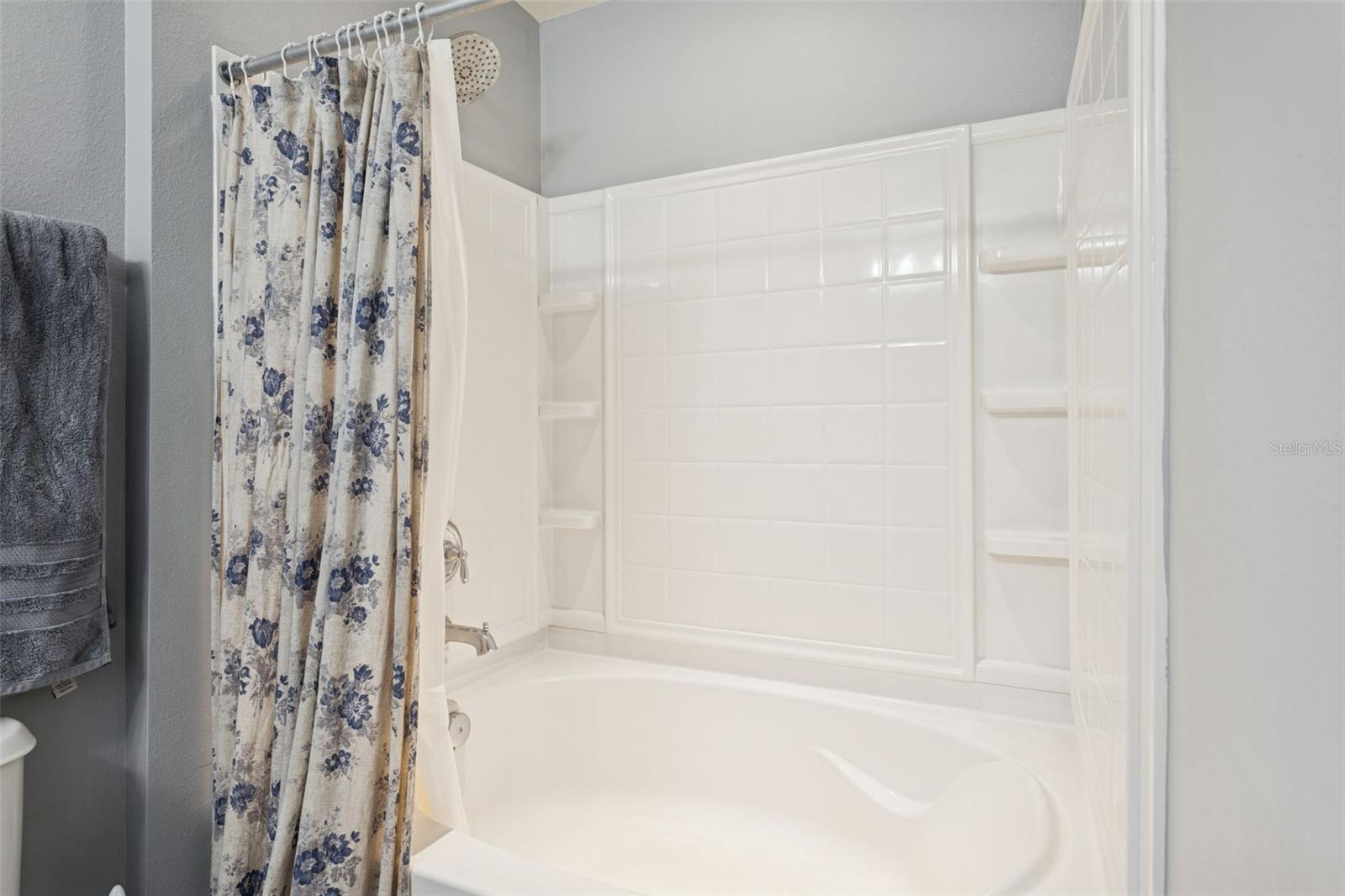 Image 20 of 33 For 9205 English Oaks Lane