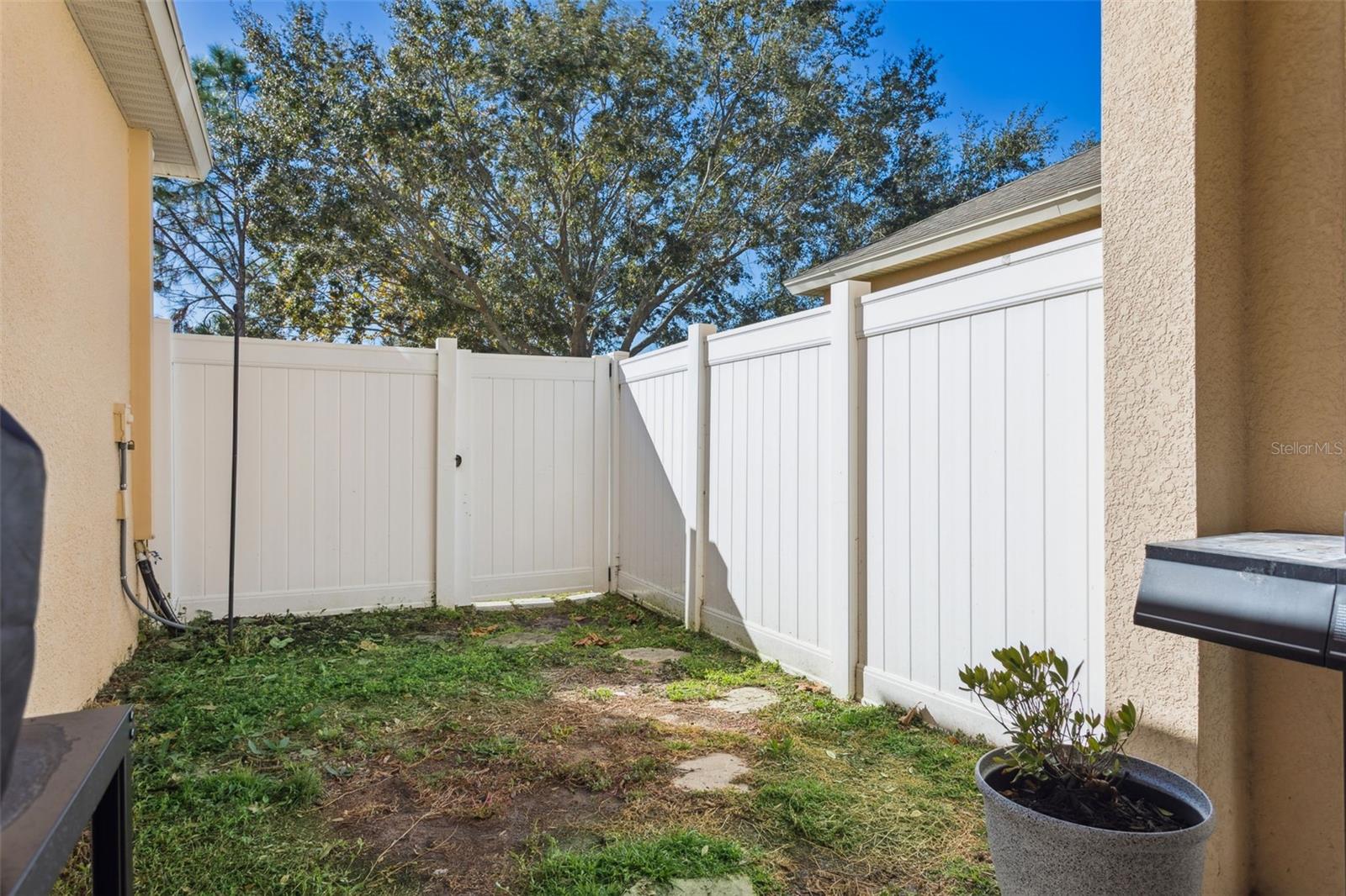 Image 23 of 33 For 9205 English Oaks Lane