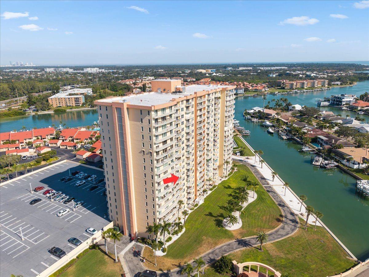 Listing photo id 19 for 4900 Brittany Drive S 610