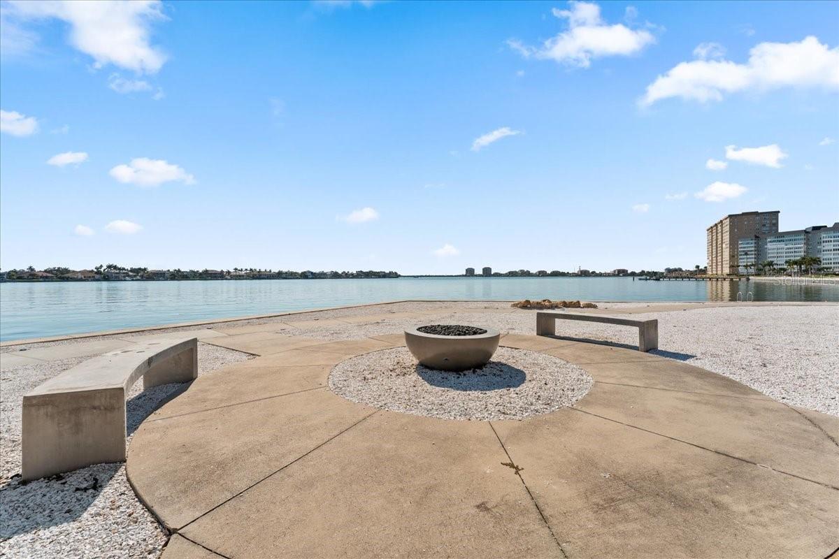 Listing photo id 23 for 4900 Brittany Drive S 610