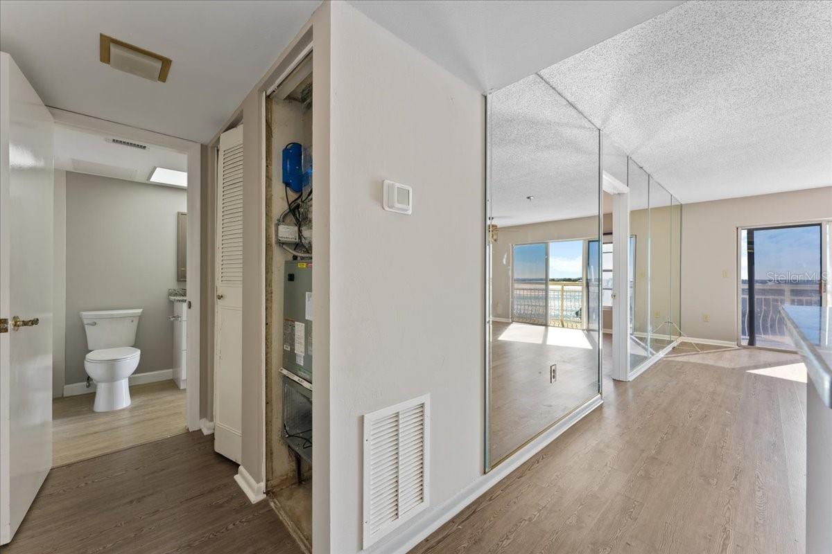 Listing photo id 7 for 4900 Brittany Drive S 610