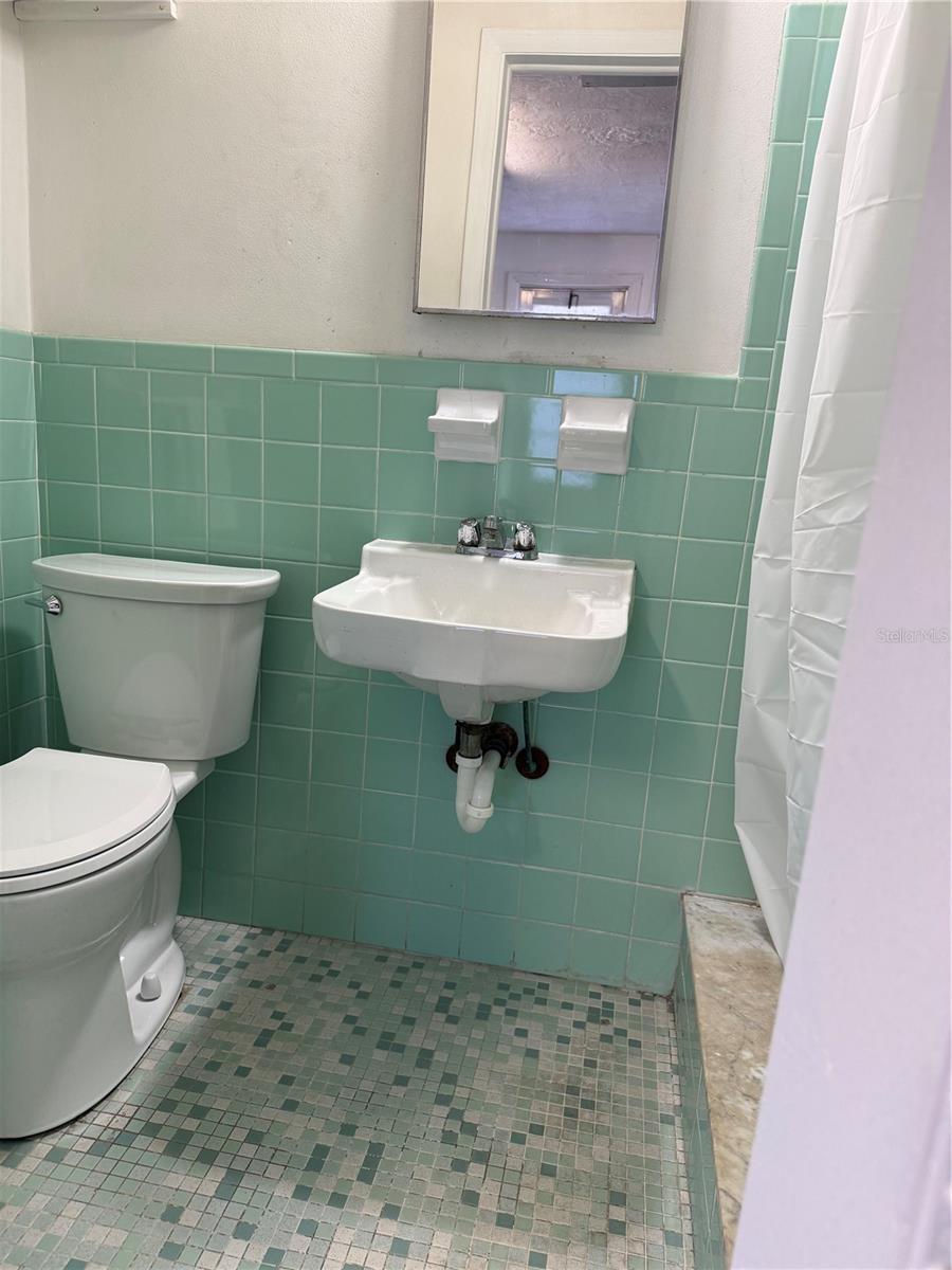 Image 13 of 16 For 3838 Beechwood Drive