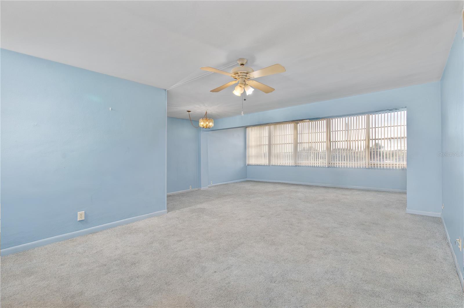 Listing photo id 10 for 7200 Sunshine Skyway Lane S 2a