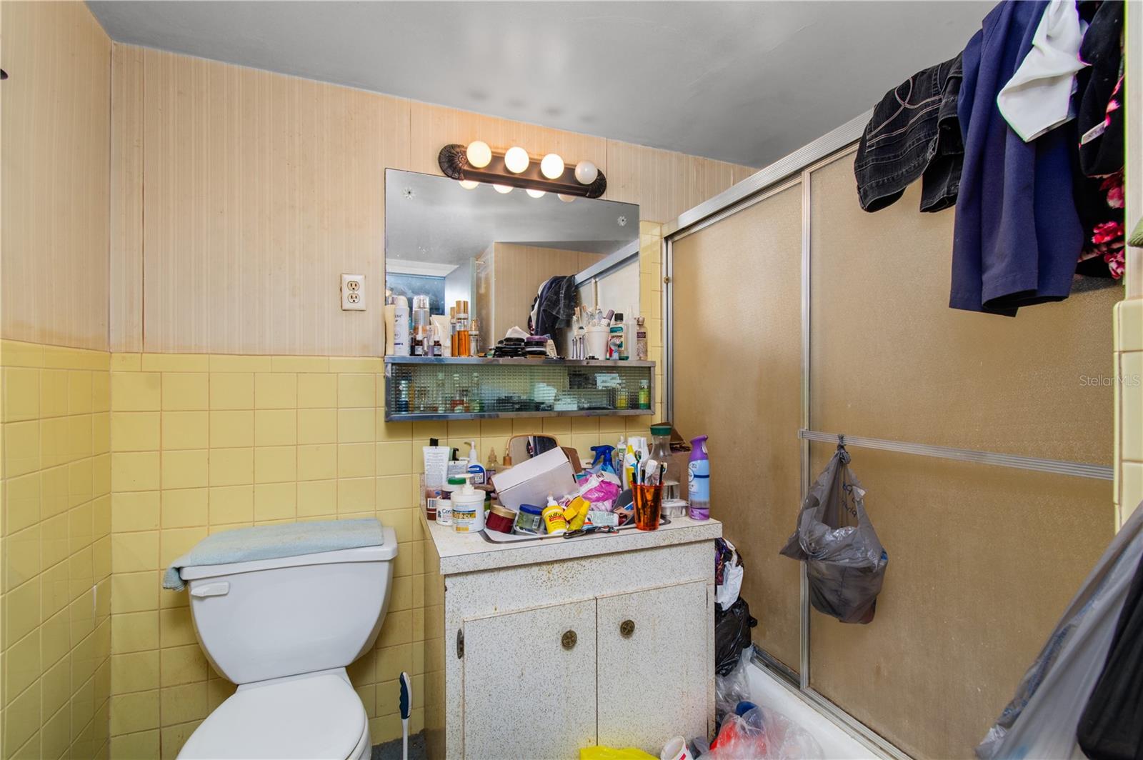 Listing photo id 25 for 7200 Sunshine Skyway Lane S 2a