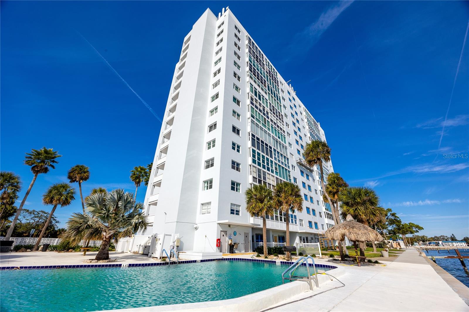 Listing photo id 34 for 7200 Sunshine Skyway Lane S 2a