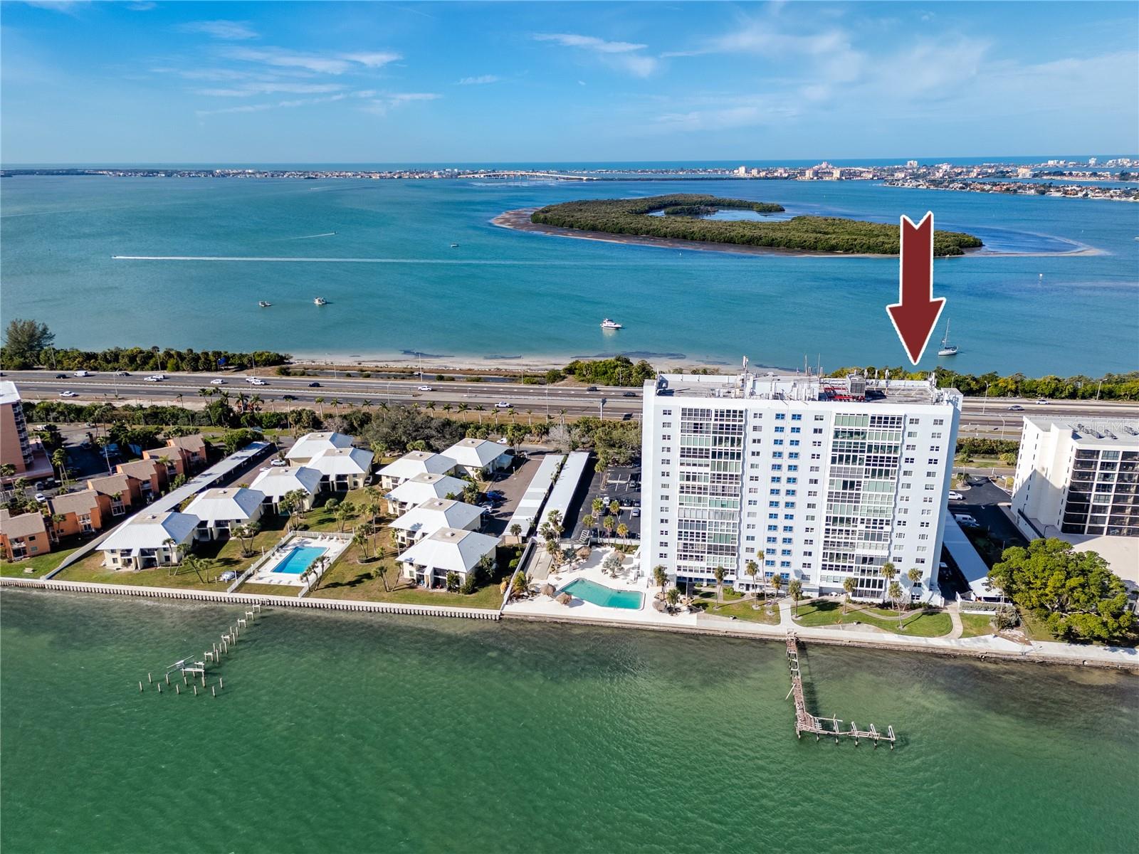 Listing photo id 39 for 7200 Sunshine Skyway Lane S 2a
