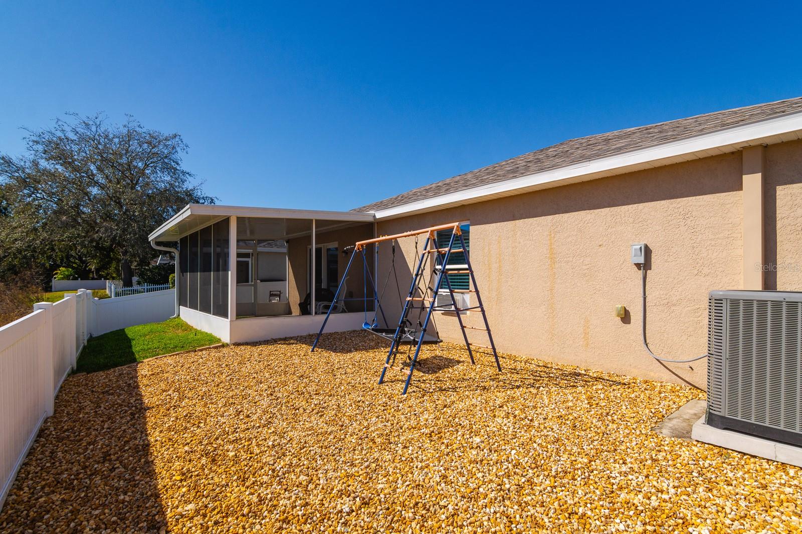 Image 38 of 50 For 7932 Harbor Bridge Boulevard