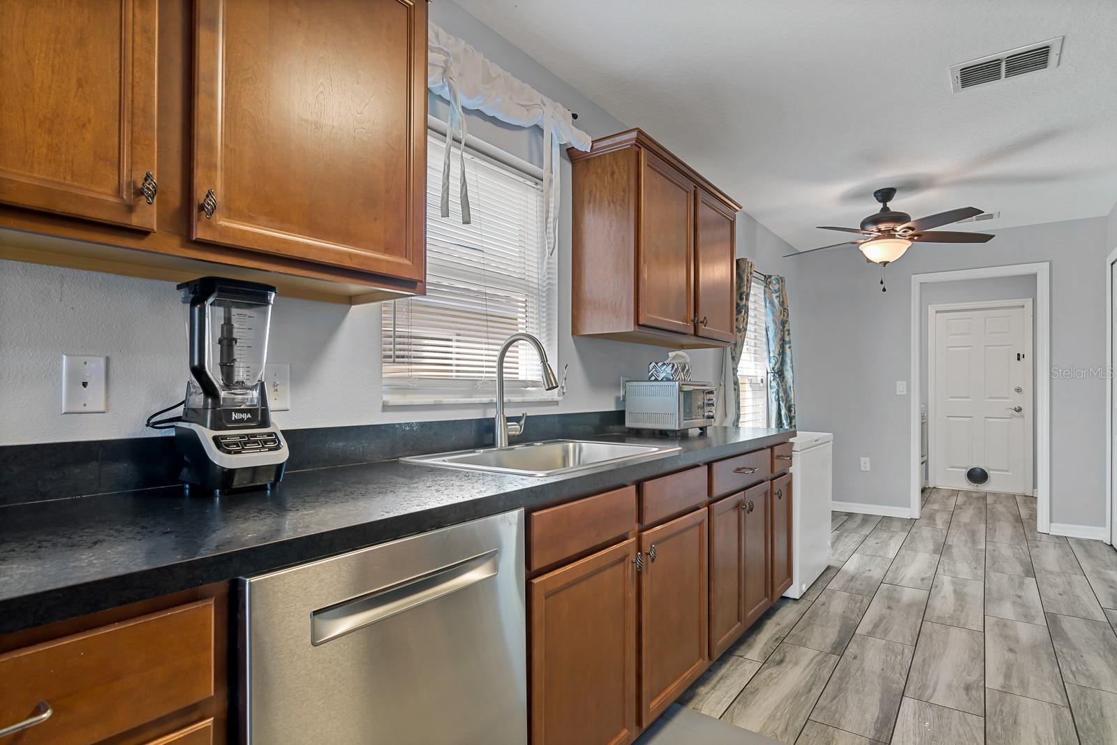 Image 9 of 50 For 7932 Harbor Bridge Boulevard