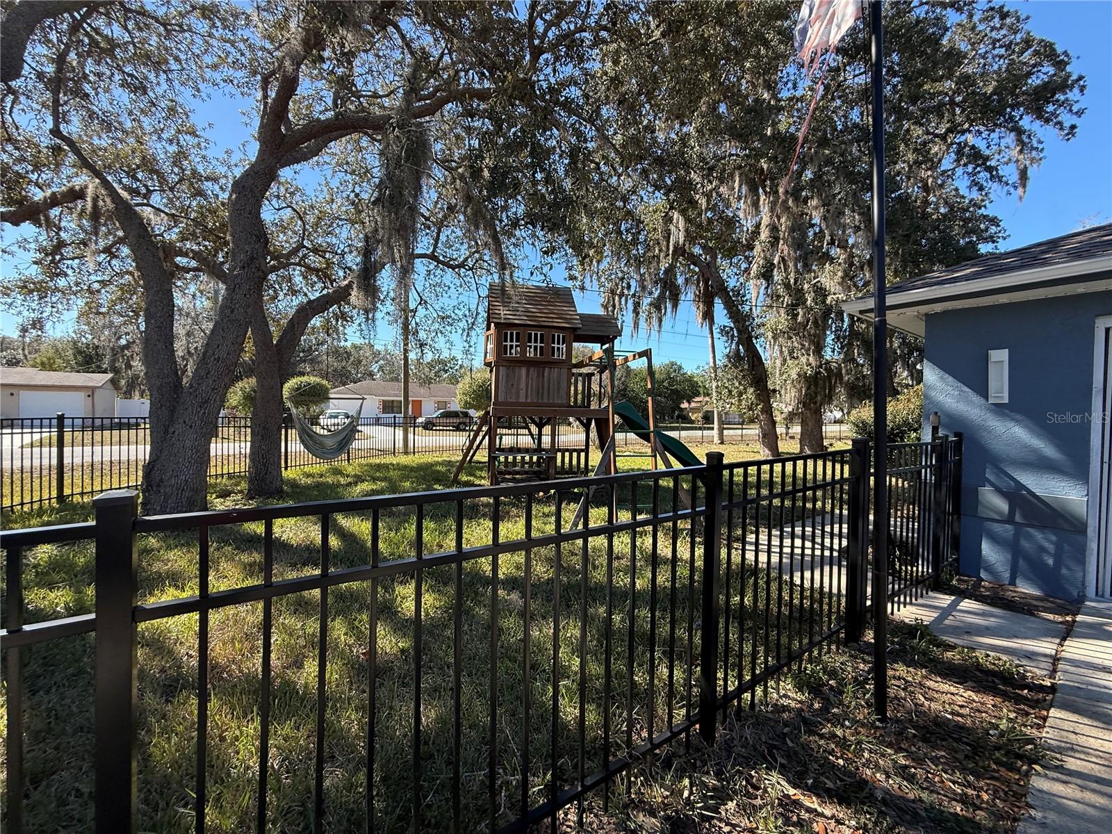 Image 2 of 5 For 173 Portland Avenue