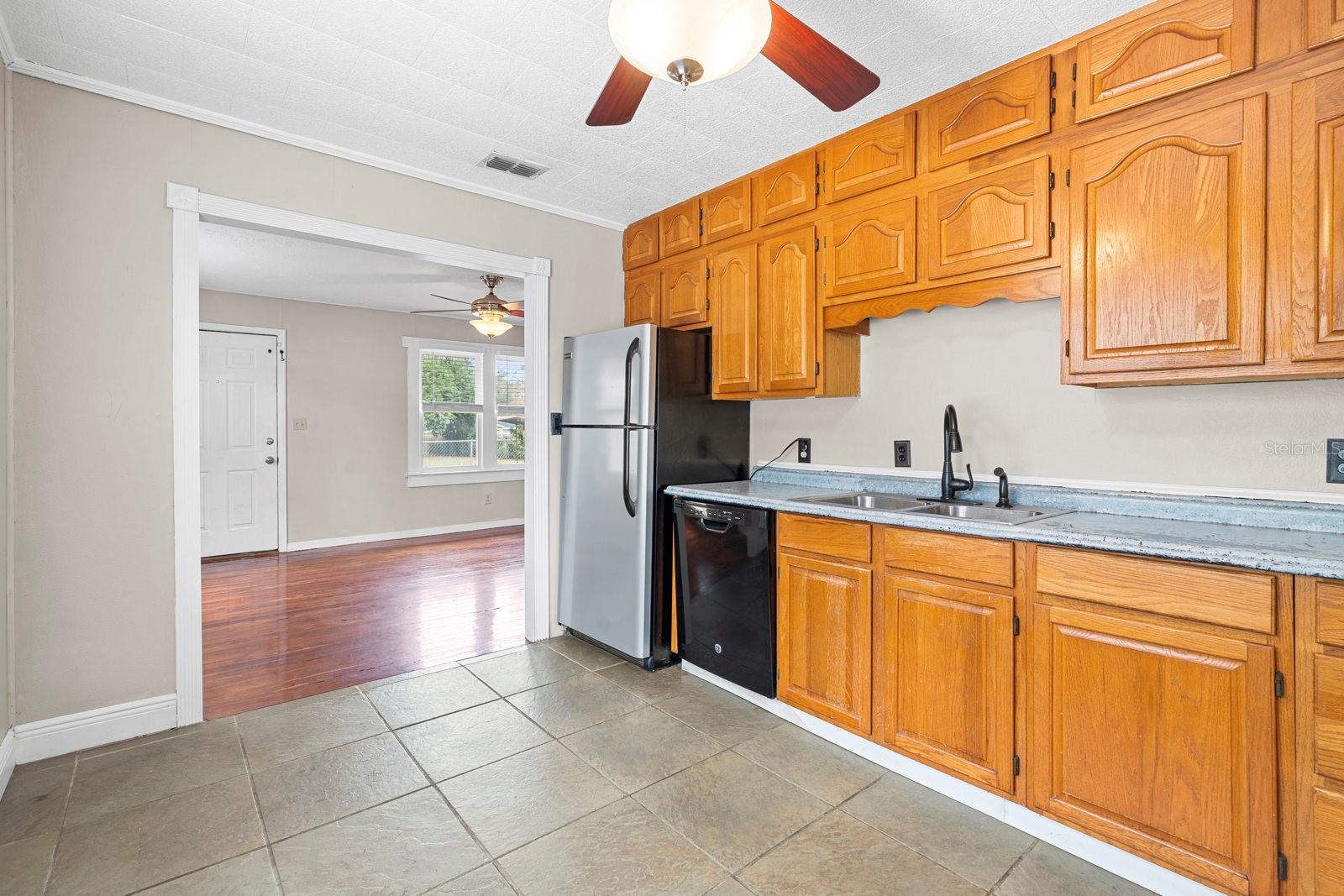 Image 7 of 38 For 111 Garland Avenue