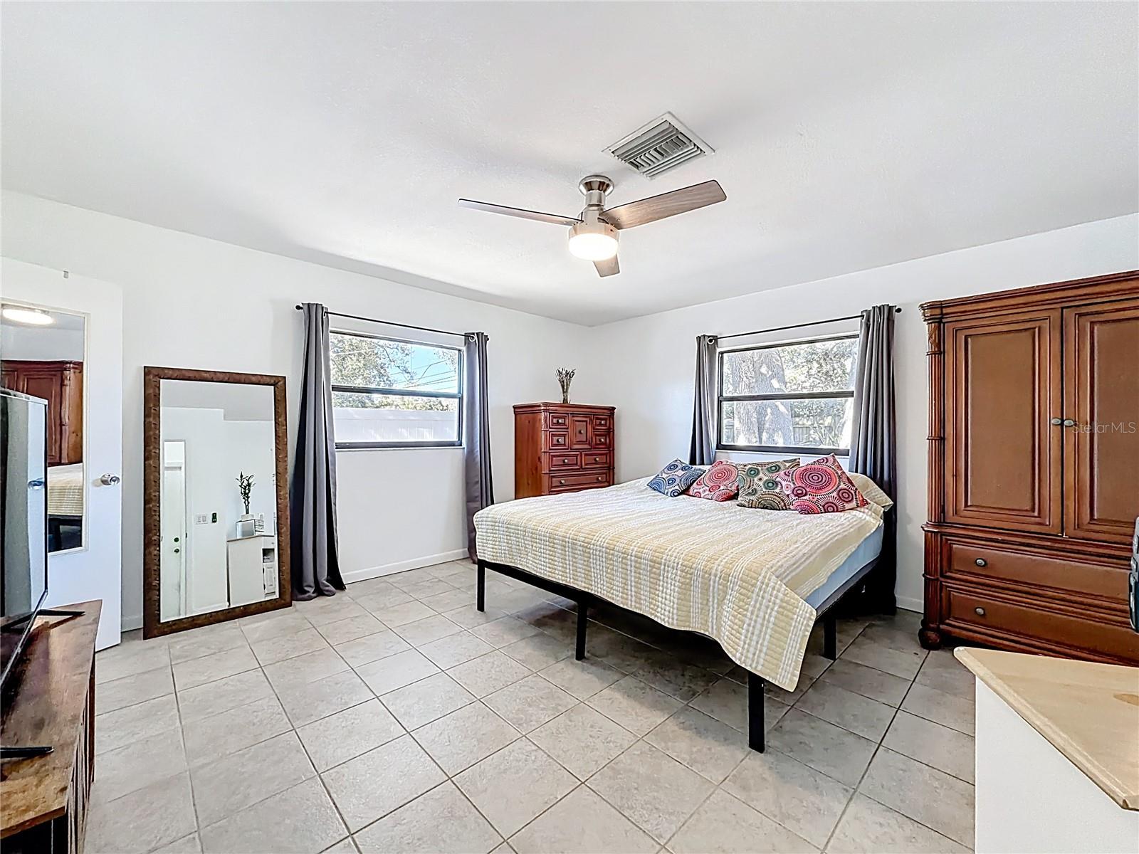 Image 12 of 33 For 1444 Orange Street