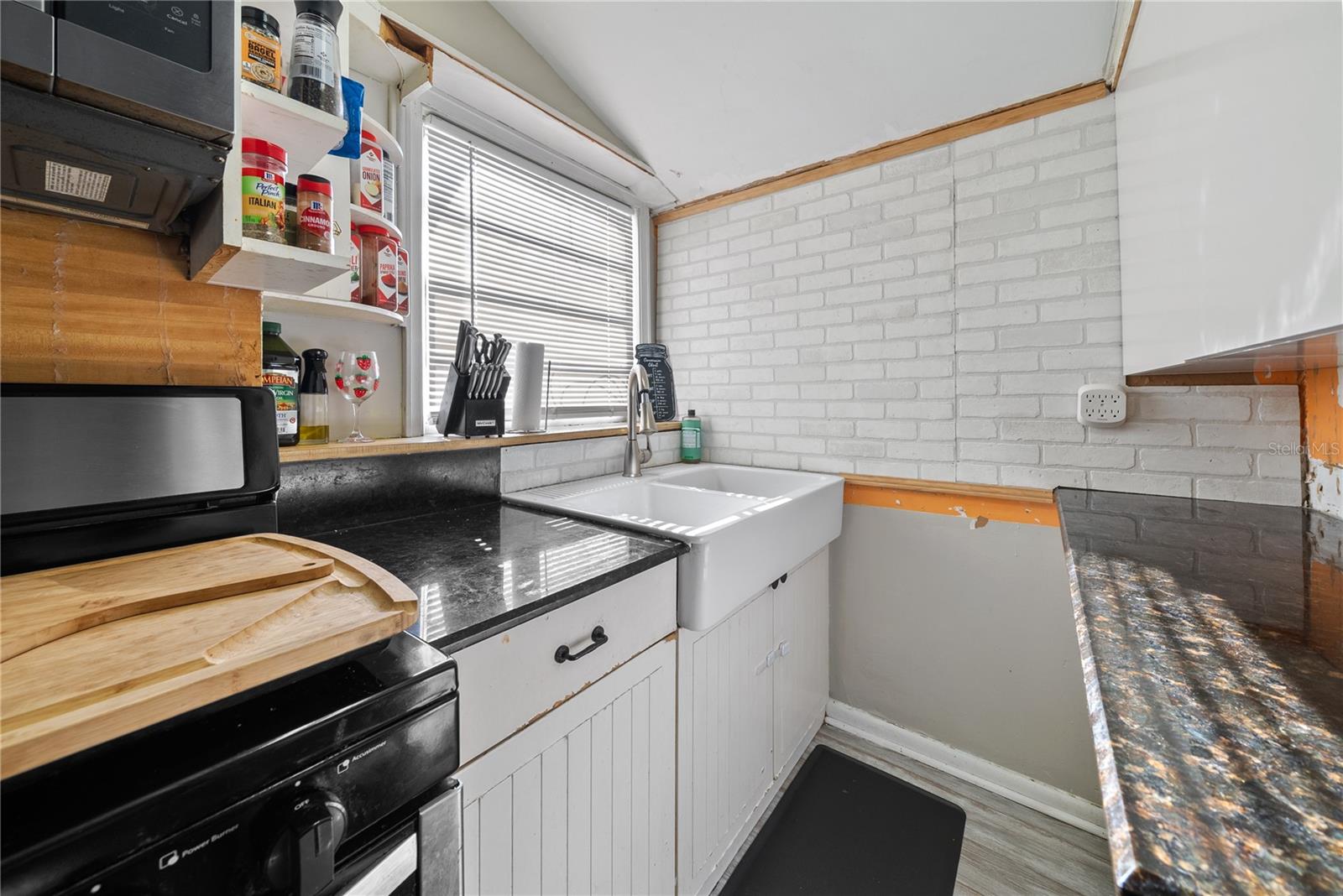 Image 14 of 27 For 7184 60th Street N